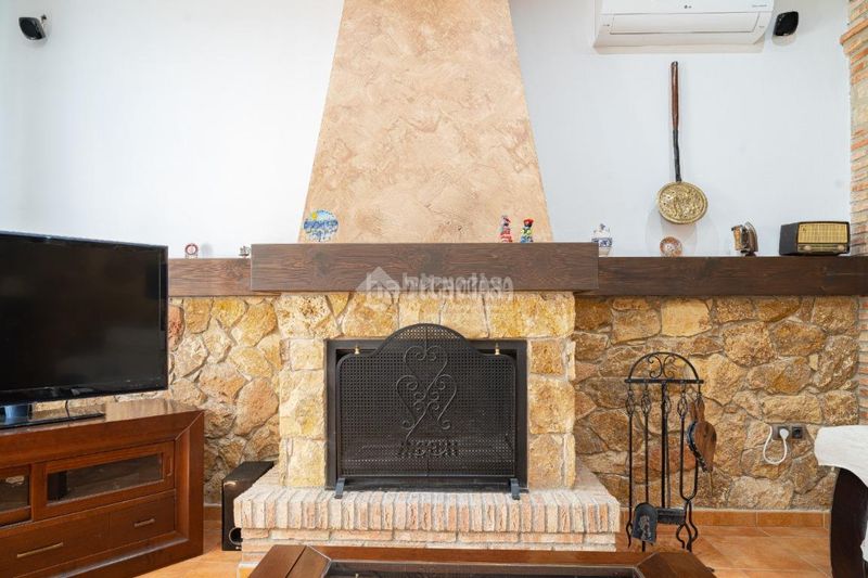 Foto c209a017-f9c2-4c94-bd98-b4f70ae480d8. Masia amb calefacció a Torreperogil