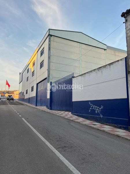 Foto a258075b-8833-4d6d-a5b5-2d3544e620f5. Local comercial a Torreperogil