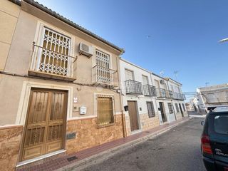 Towny house  C. almería. Casa en venta en jódar
