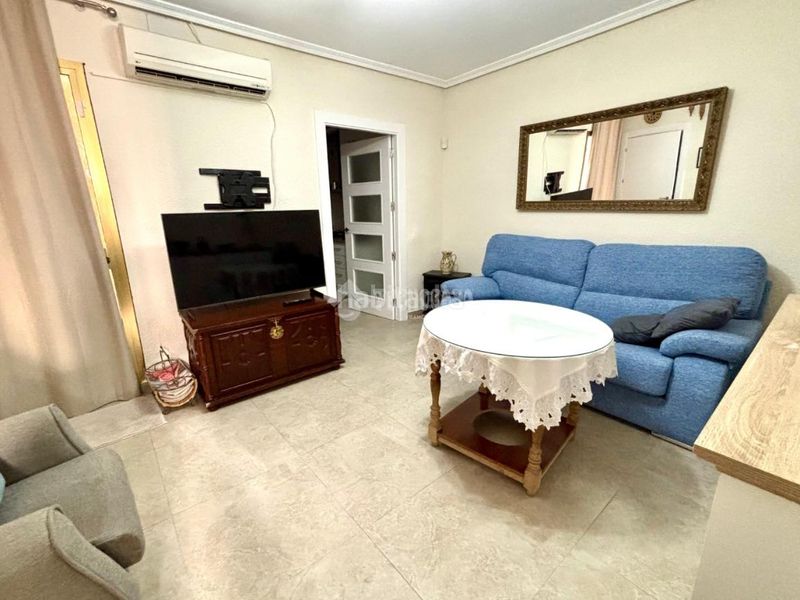 Foto b2ff3372-33cb-404a-8c92-49cda0dd8119. Casa aparellada a Jódar