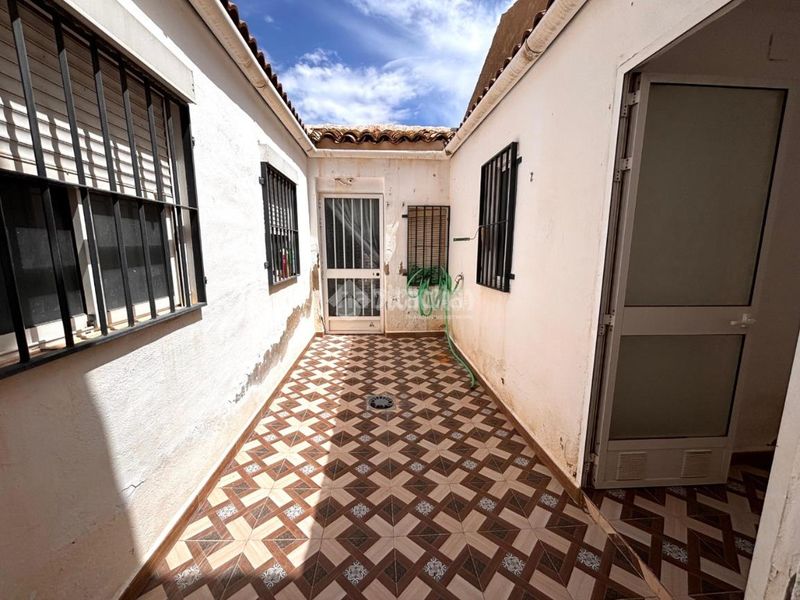 Foto 877a5d26-2e99-46e1-b235-9646e3283181. Casa  en venta en Jódar