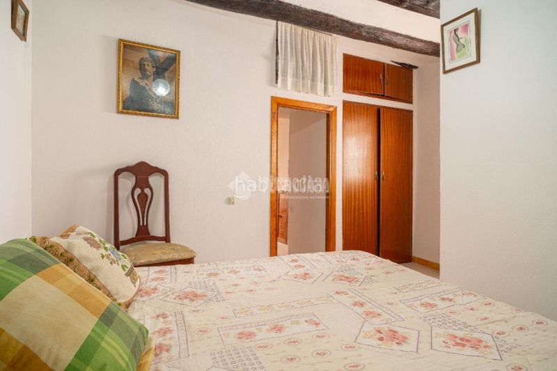 Foto b3866bc4-9794-42ff-8de6-c05a5b10df98. Casa aparellada amb calefacció a Sabiote