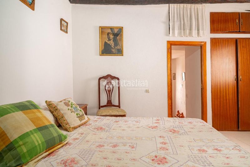 Foto c9f9d449-1c3b-42a4-a7ac-27287c022c7b. Casa aparellada amb calefacció a Sabiote