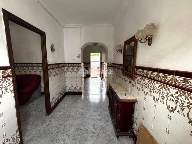 Foto 38745c1b-b3f4-4c15-83b6-6f22e09cf52b. Casa aparellada a Jódar