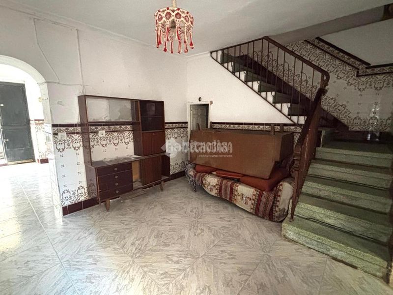 Foto 3f93f032-7977-4b85-b47c-7841df348486. Casa aparellada a Jódar