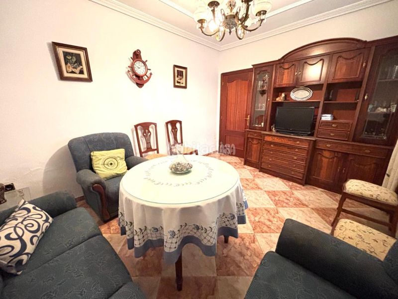 Foto b6859618-1021-47bd-b7c9-5a7930e2514c. Casa a Jódar