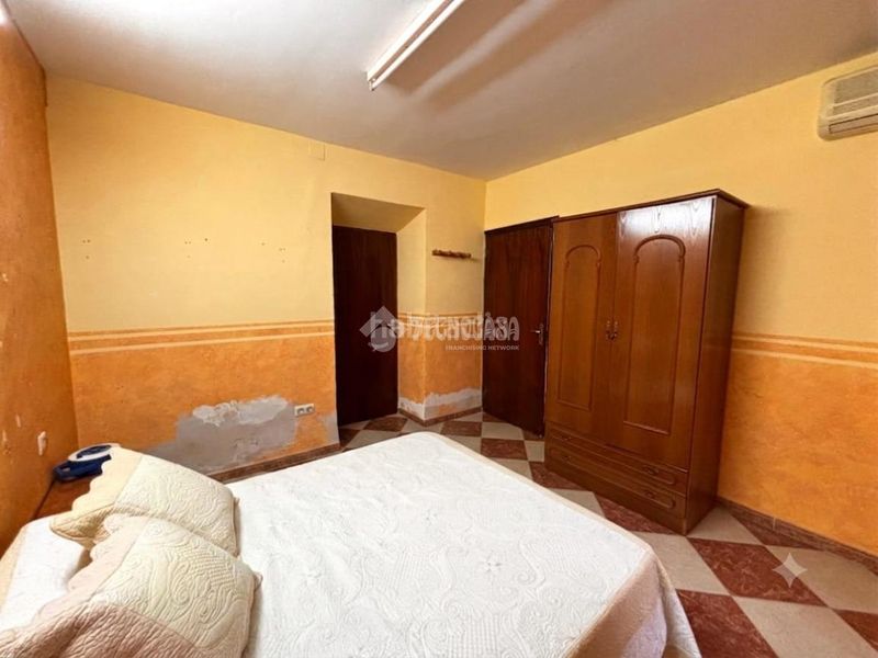 Foto 51387860-0cf8-4ba1-8d9c-b38aaf0d8633. Casa  en venta en Jódar