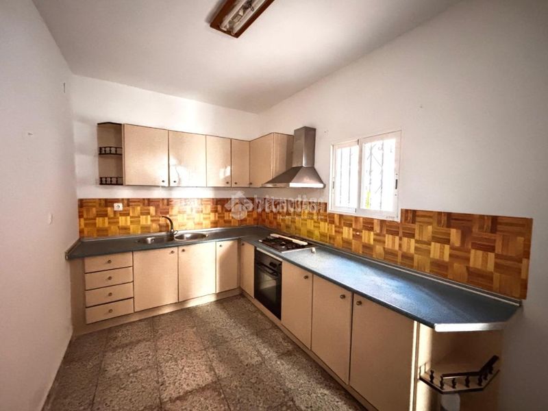 Foto c50a6b7d-07cb-4ef5-a7d7-ada30d012800. Casa  en venta en Jódar