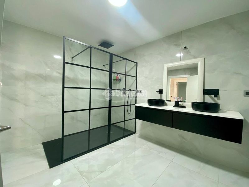 Foto fdaf5333-cb52-4269-b4bd-552d25ae4f5c. Casa bifamiliare con riscaldamento in Úbeda