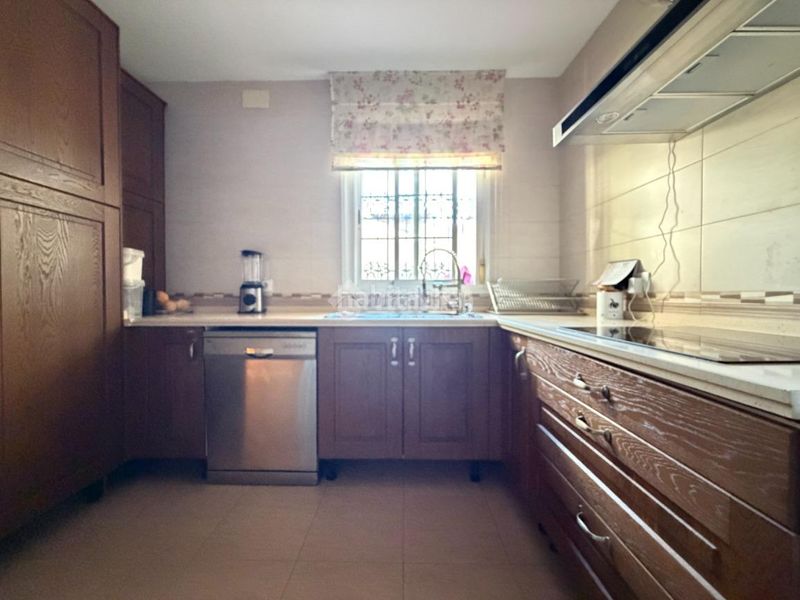 Foto a7336fda-e104-42f2-bbeb-42ef187e0f83. Casa aparellada a San Roque - Ronda Norte Badajoz