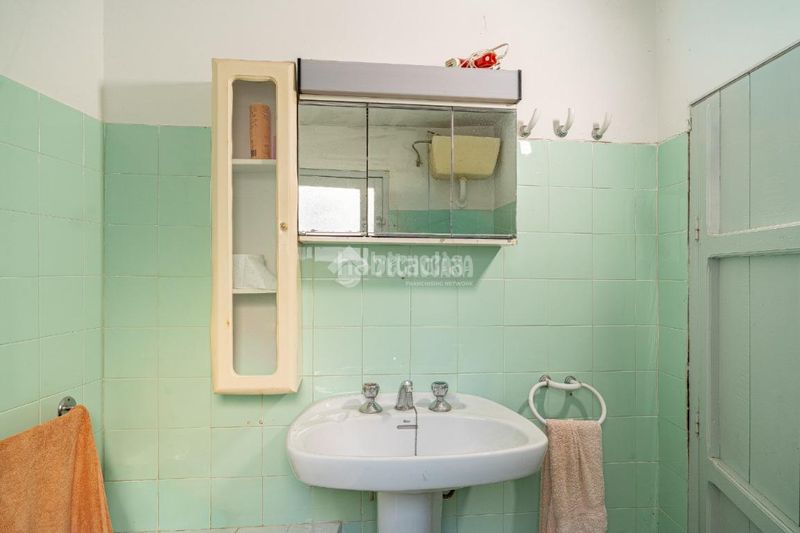 Foto 2b7d48a1-3be3-4146-a187-58343a095474. Casa aparellada a Sabiote