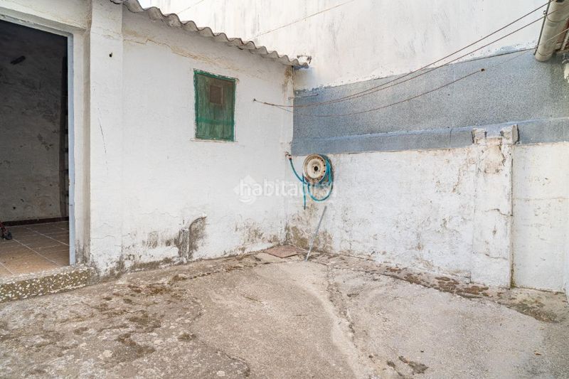 Foto 687ac657-18a3-4707-a8fa-d8ce139294eb. Casa aparellada a Sabiote