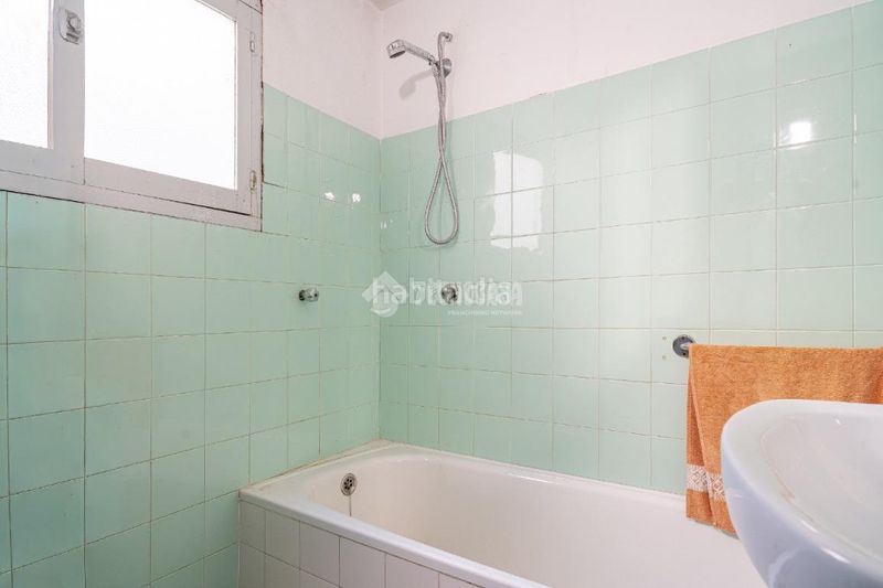 Foto ae1fb940-e76b-4227-bf25-1987e25747a0. Casa aparellada a Sabiote