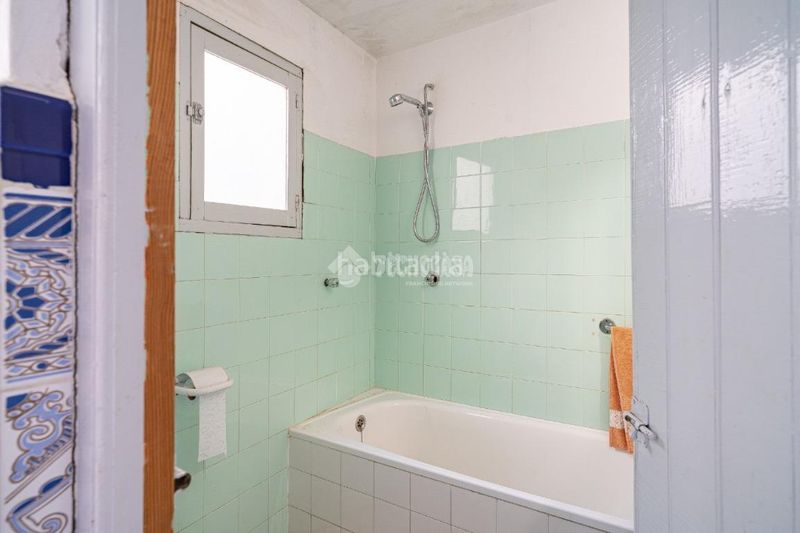 Foto f7b1224e-1b89-40c4-a328-9c4e0345a23b. Casa aparellada a Sabiote