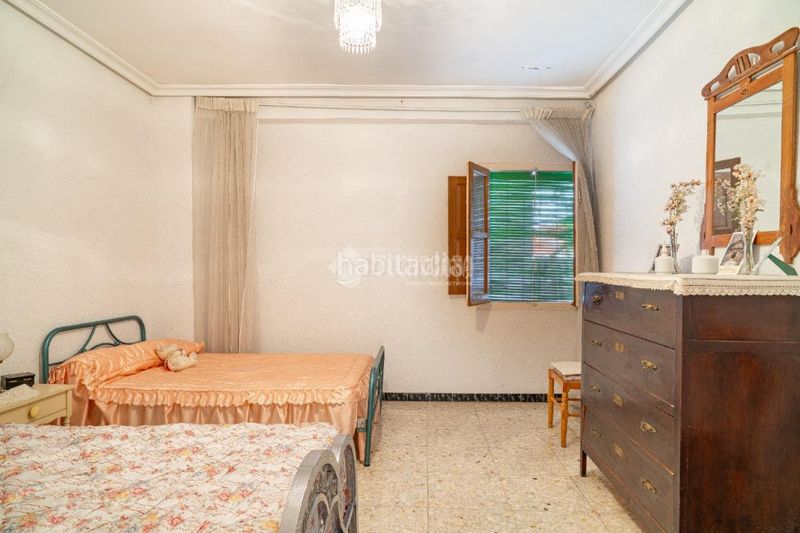 Foto fc7d2264-3edf-417c-8ea0-52d682cd0c80. Casa aparellada a Sabiote