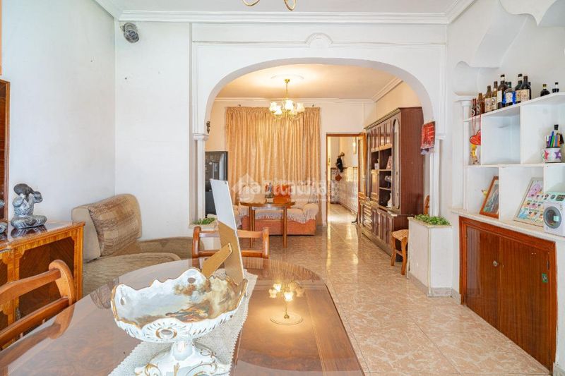 Foto 08bcf065-a219-4390-a1c3-5a8e949ab27e. Casa aparellada a Sabiote