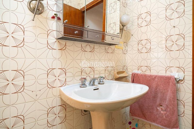 Foto 68a47883-b767-4e17-997f-33a1eece9293. Casa aparellada a Sabiote