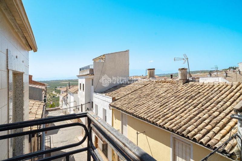 Foto e5f095ab-1d10-43e9-b905-dbb0c3bc5488. Casa aparellada a Sabiote