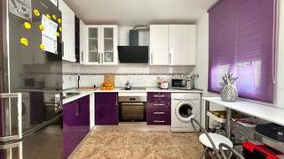 Casa aparellada a Úbeda. Casa en venta en úbeda