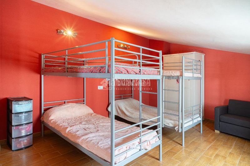 Foto 5320a4ed-735c-46ce-a84a-ca08406d0354. Casa aparellada amb calefacció a Úbeda
