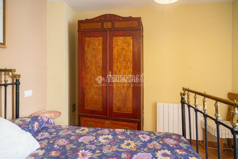 Foto 6de9df33-7554-4d31-82bd-e53c39efe310. Casa aparellada amb calefacció a Úbeda