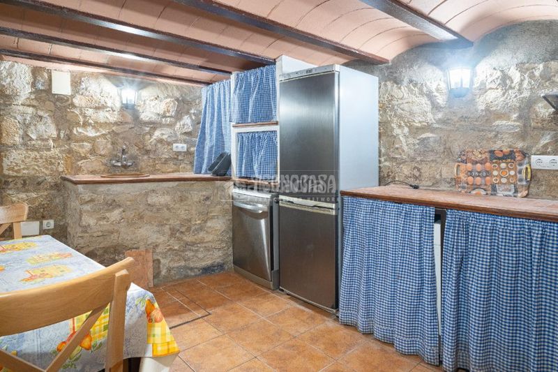 Foto 808167fe-9d6b-4d79-b8c7-04ef62904d23. Casa aparellada amb calefacció a Úbeda