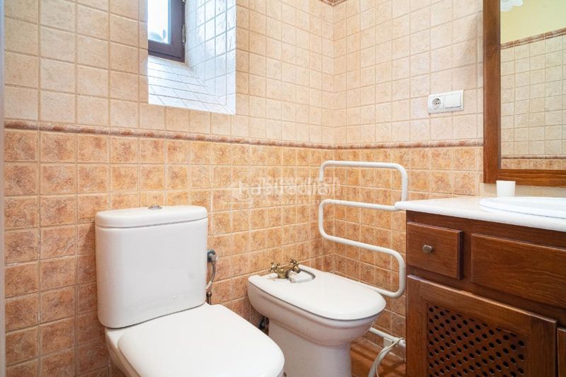 Foto aee4d2ee-880e-40e7-bcb6-a09139f7dc7a. Casa aparellada amb calefacció a Úbeda