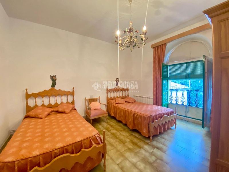 Foto 91dfe334-6552-481f-99f9-8cff803b0305. Casa aparellada amb calefacció aparcament a Úbeda