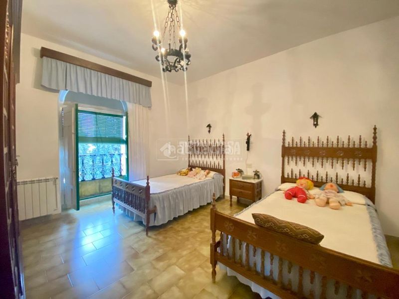 Foto b050016d-d5d0-4b3f-a39f-1276913912d7. Casa aparellada amb calefacció aparcament a Úbeda