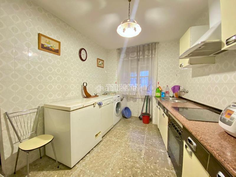 Foto afbdb5ce-73b1-4779-966f-1b577d0ab38c. Casa  en venta en Úbeda
