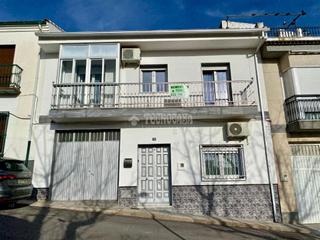 Casa aparellada a Torreperogil. Casa en venta en torreperogil