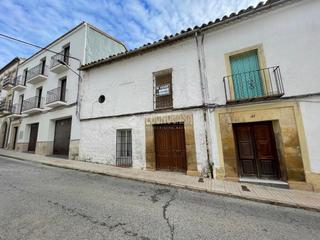 Maison à Úbeda. Casa en venta en úbeda