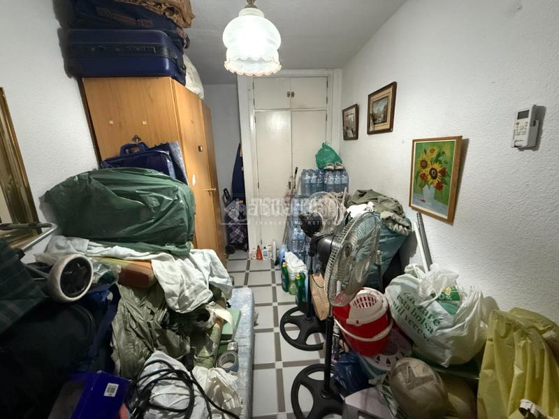 Foto 59dd16dc-4ec4-47df-97ae-a9d6db350648. Casa aparellada a Orcasitas Madrid