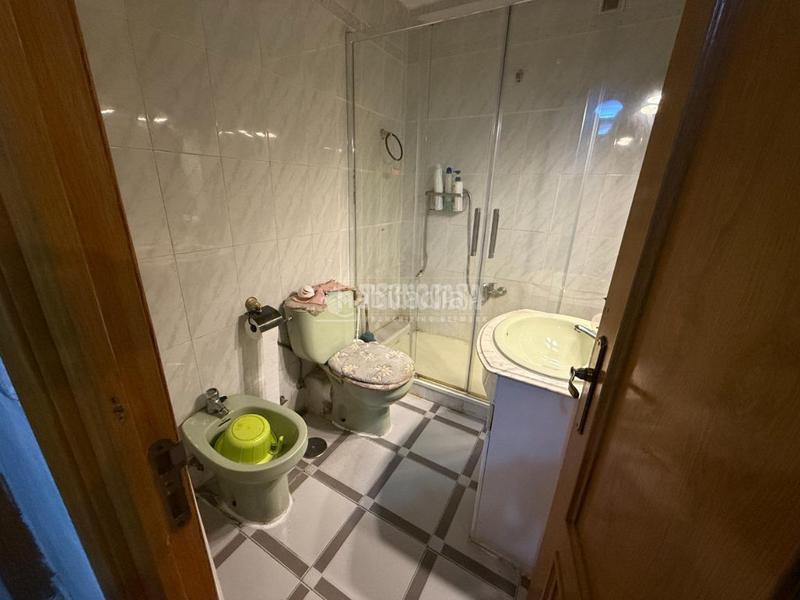 Foto 842ca5d6-47a3-45e5-a973-be93b96a3c71. Casa aparellada a Orcasitas Madrid