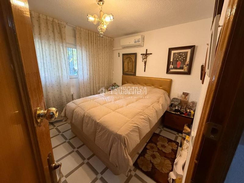 Foto 8beb2711-f9f2-4123-87e1-9e1072ff3441. Casa aparellada a Orcasitas Madrid