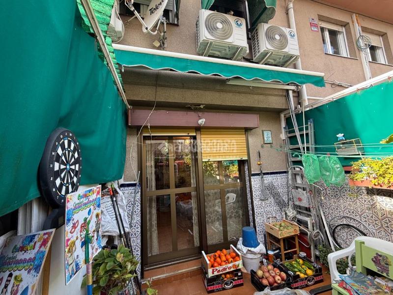 Foto d3126e69-b888-4939-ab7a-28cc7d11f85d. Casa aparellada a Orcasitas Madrid