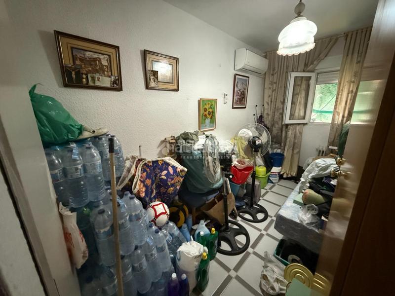 Foto f5705097-6054-4a9a-8cab-095a94215c53. Casa aparellada a Orcasitas Madrid