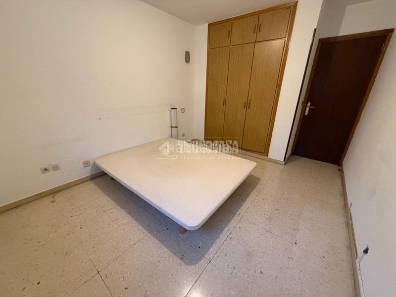 Foto 0460eada-55a9-45ac-b119-7839591f4cc9. Piso  en venta en Orcasitas Madrid