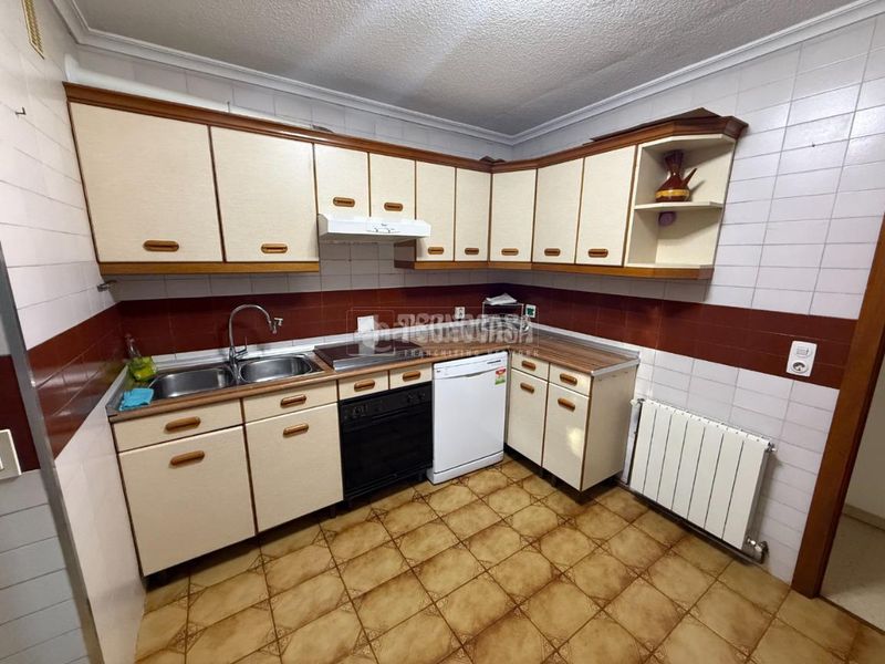 Foto 21c5fb7c-e7b2-40a4-afd2-9326d71f033d. Piso  en venta en Orcasitas Madrid