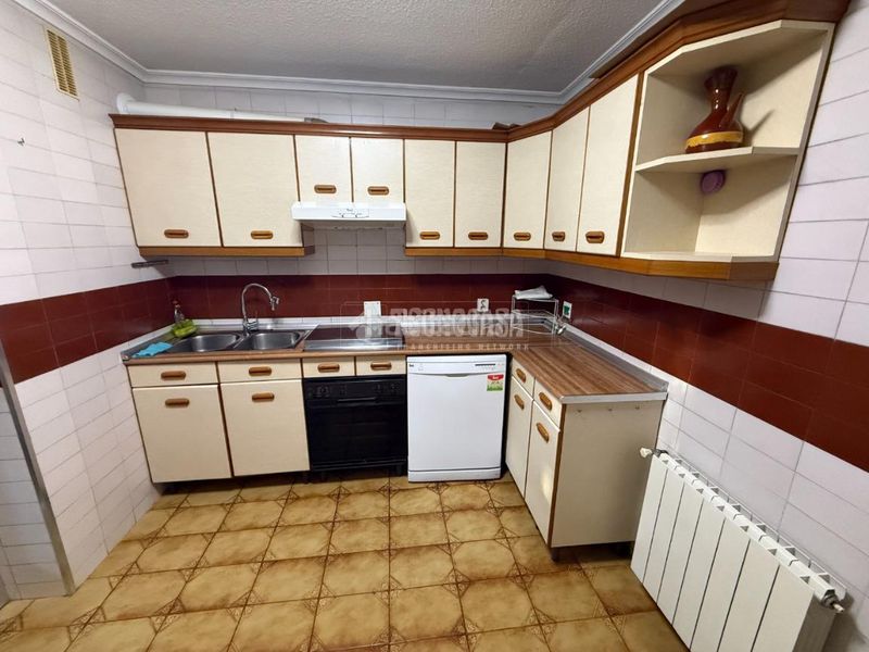 Foto 5c47160e-d2d8-4fe0-b53d-09e44a0219d1. Piso  en venta en Orcasitas Madrid