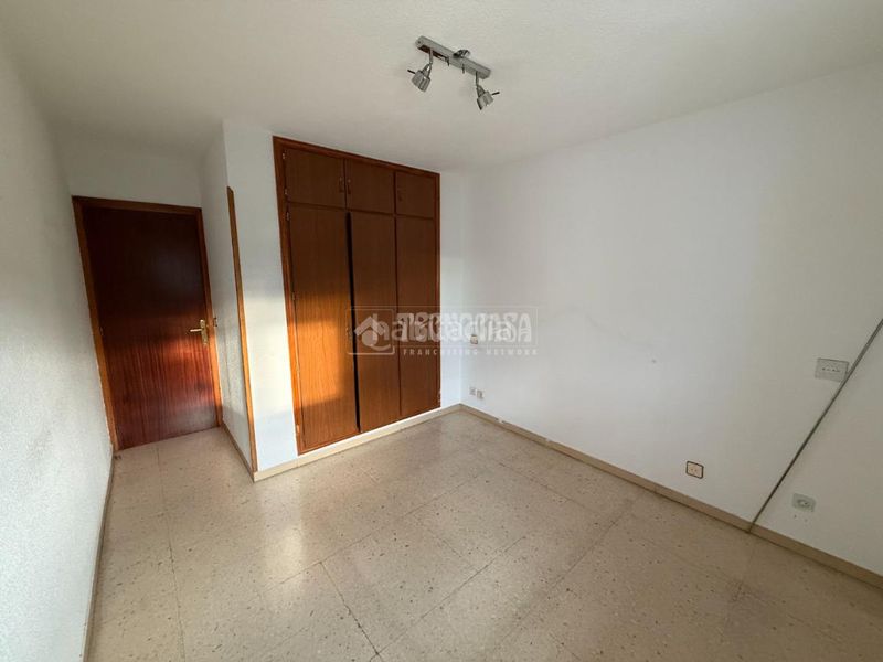 Foto fa48f8e9-344f-42cd-8371-88a0afbc5aef. Piso  en venta en Orcasitas Madrid