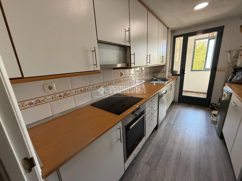 Foto 58334705-2e7c-4421-967f-a37c4ce634f8. Pis amb calefacció piscina a Orcasitas Madrid