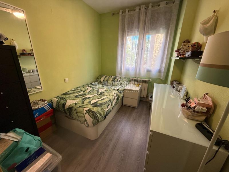 Foto d5bf2f24-6919-452f-9b1f-a8b4602b264c. Pis amb calefacció piscina a Orcasitas Madrid