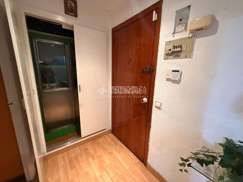 Foto 148f3360-40ae-48c7-bf11-8f28fa79ea0c. Piso  en venta en Orcasitas Madrid