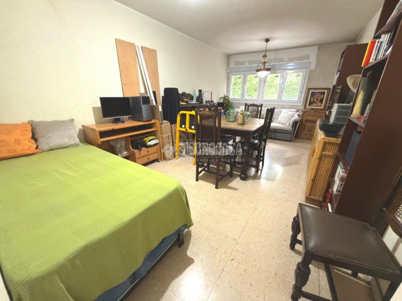 Foto 3205c63d-bd1a-4049-bd2b-69c3f80f556f. Piso  en venta en Orcasitas Madrid
