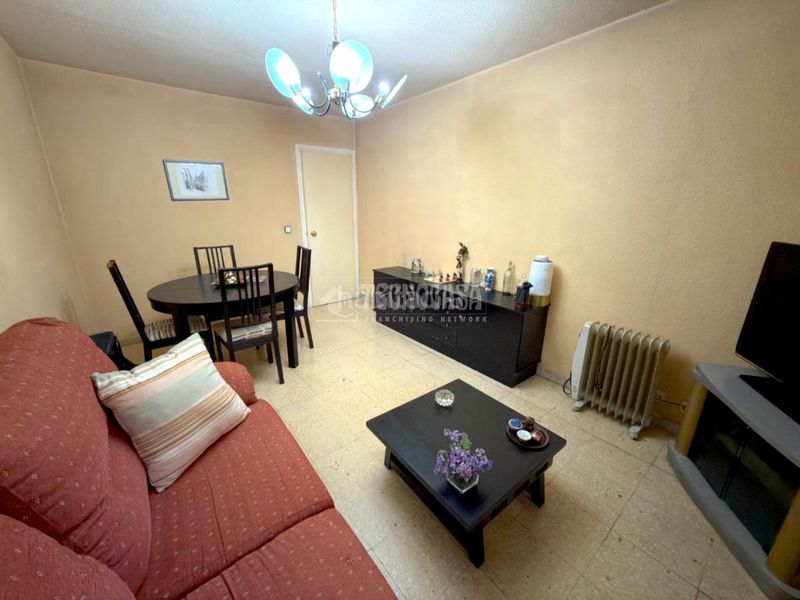 Foto 48dec06c-68f0-4967-906f-c10a4b102f6d. Piso  en venta en Orcasitas Madrid
