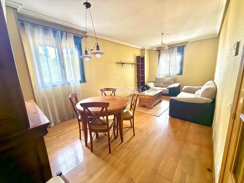 Foto 427cf4af-6445-4d58-9aed-c7bd4d70b00a. Piso  en venta en Orcasitas Madrid