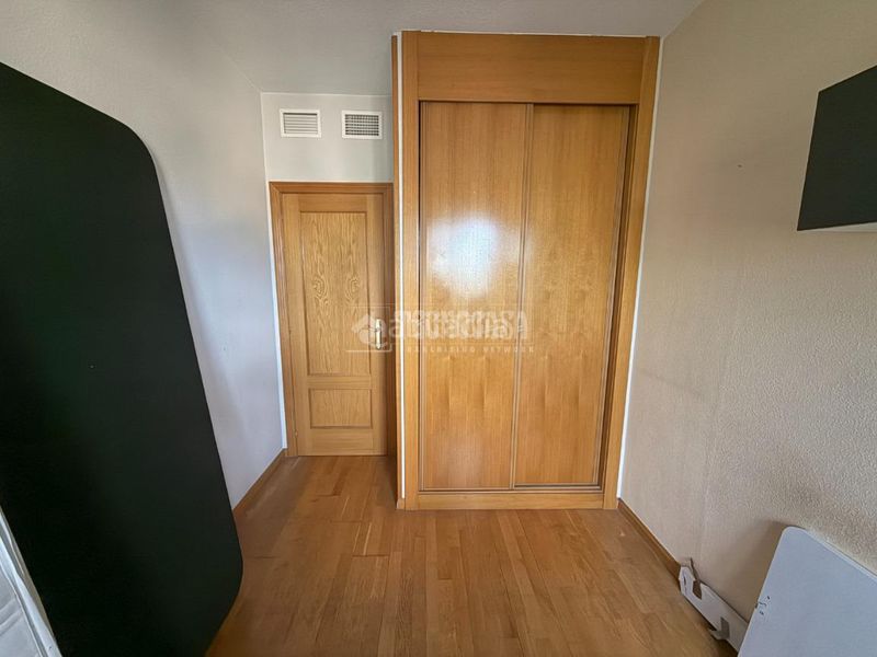 Foto 737397bc-d198-45f4-9348-048d2a1020d0. Piso  en venta en Orcasitas Madrid