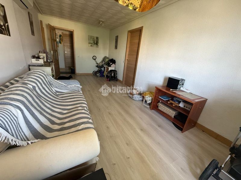 Foto 082b1946-0d15-421d-8858-9c401ac2cb5d. Pis a Orcasitas Madrid