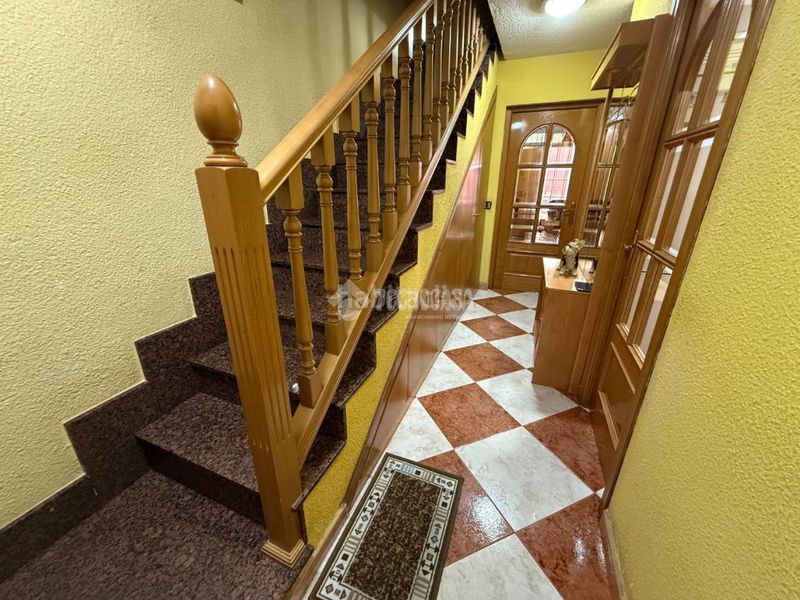 Foto 5162acce-a9e0-478a-8cce-dd784f9cb09e. Towny house with heating in Orcasitas Madrid